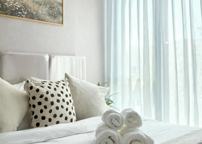 1bd With Rooftop Pool - 8 Min Mrt Free Shuttle * Bangkok