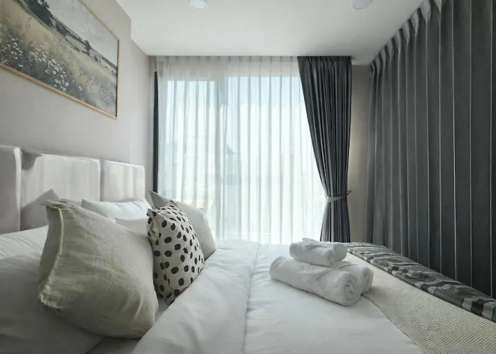 1bd With Rooftop Pool - 8 Min Mrt Free Shuttle Lägenhet Bangkok