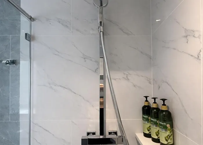 1bd With Rooftop Pool - 8 Min Mrt Free Shuttle Lägenhet